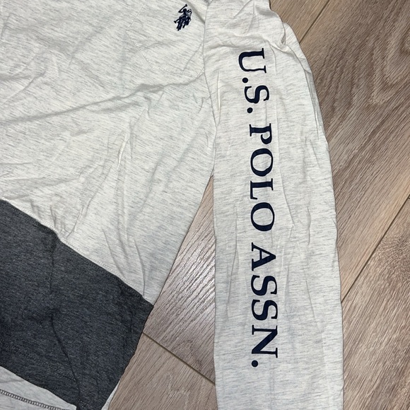 U.S. Polo Assn. Mens Color-blocked LongSleeve Tee Size L - Picture 2 of 3